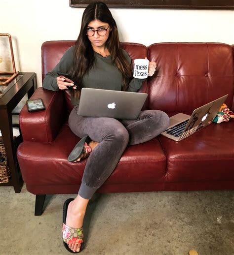 Mia Khalifa In Heels Vidéos Porno 